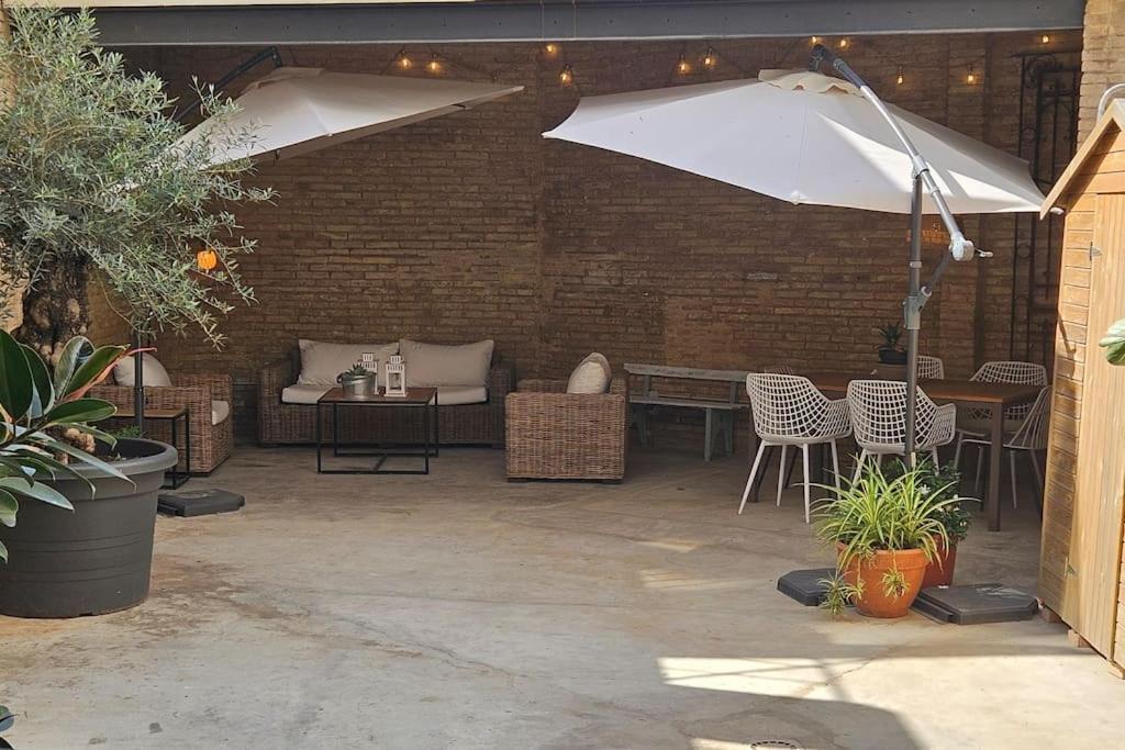 Tradicional Casa Con Patio Ruzafa Apartment Valencia Exterior photo
